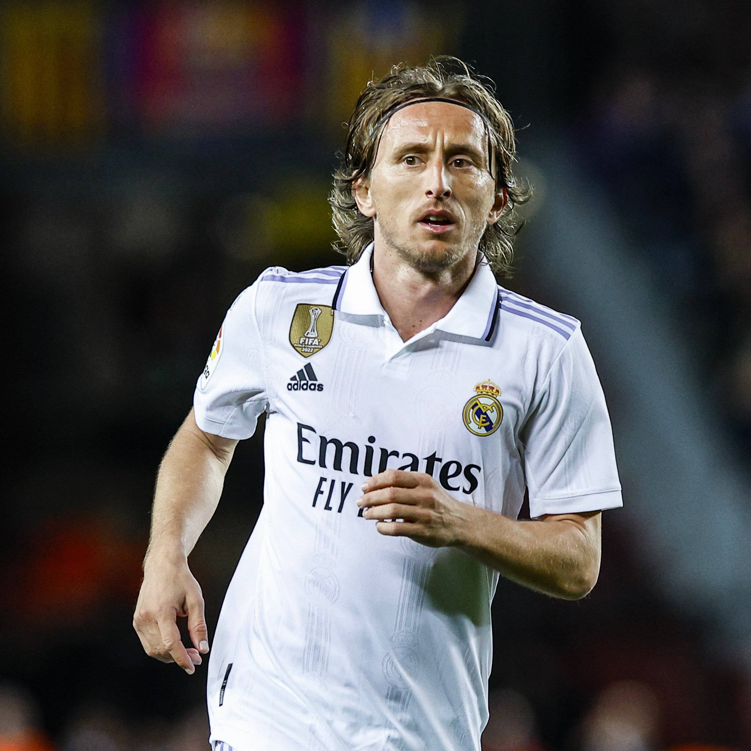 立竿见影，凯恩替补出场30分钟个人戴帽拜仁打进4球