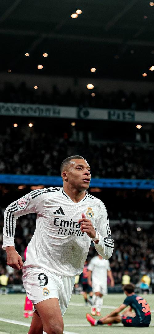 CBA杯战报：塔克22分7板，广厦103-99险胜青岛