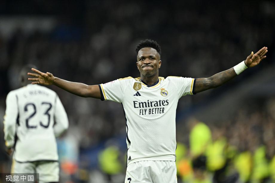 有争议，鲁本-内维斯、马赫雷斯等对C罗的绝杀点球予以嘲讽