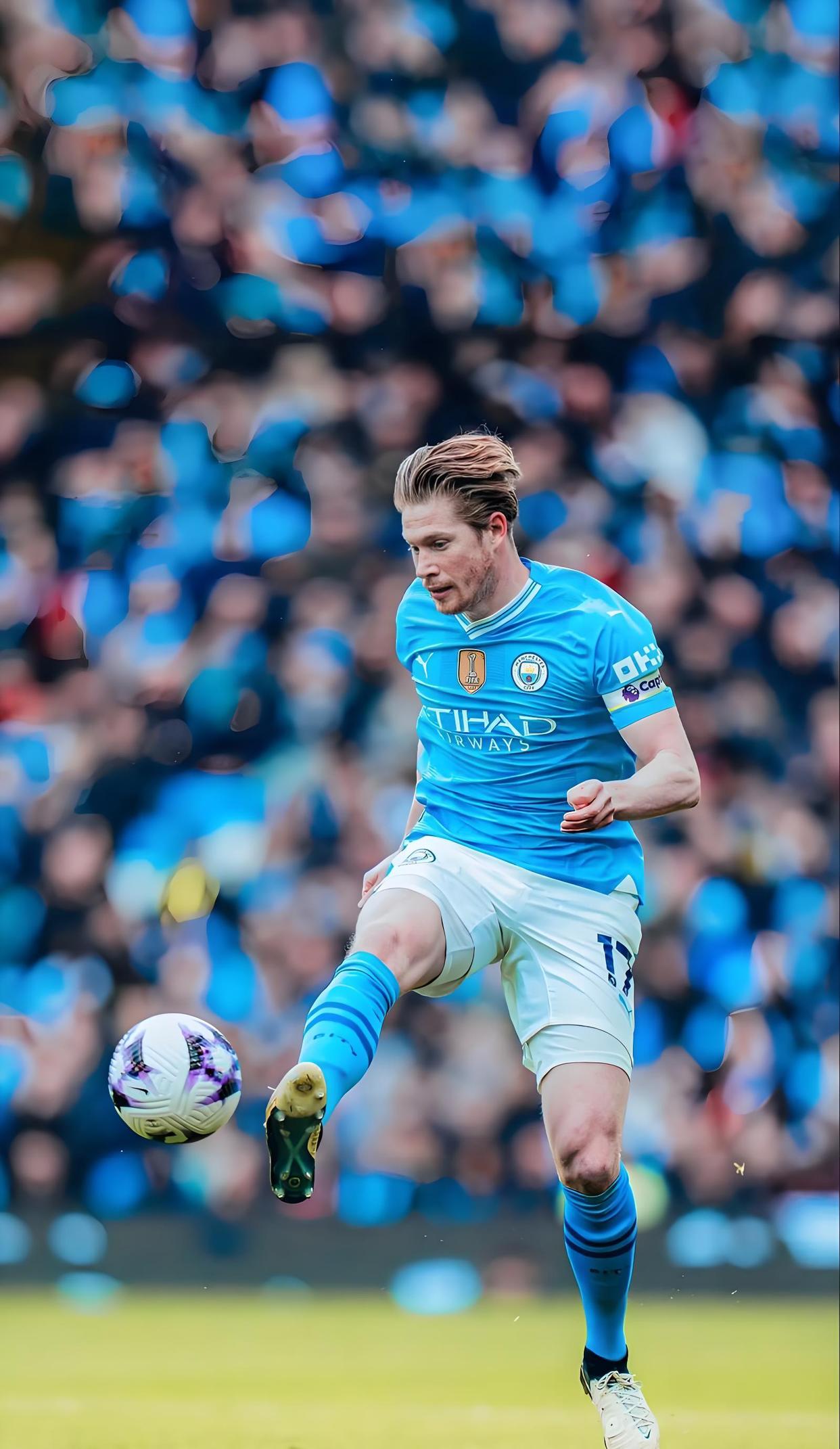 登国际舞台，泰州队“苏超”冠军奖杯亮相中国国际进口博览会